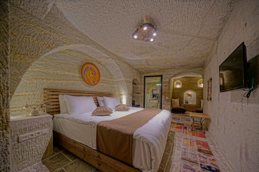 jerveni cave hotel